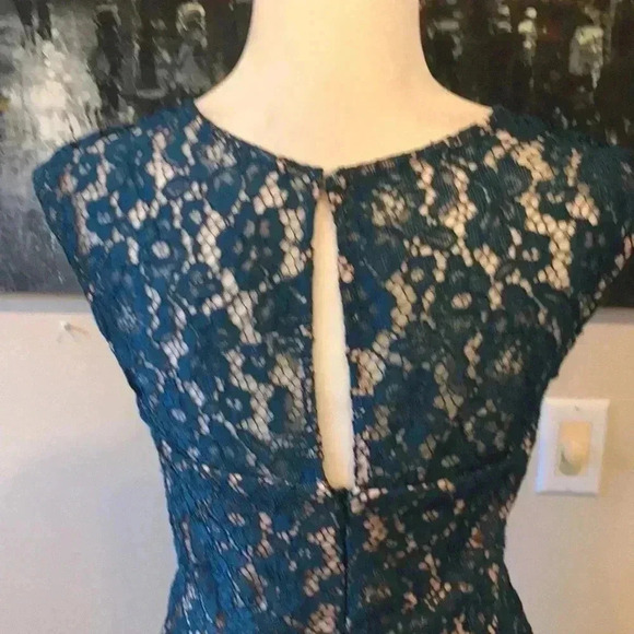 NWT Sandra Darren Green Sleeveless Classic Lace  Fit Flare w/peephole Back-10 - Picture 7 of 9